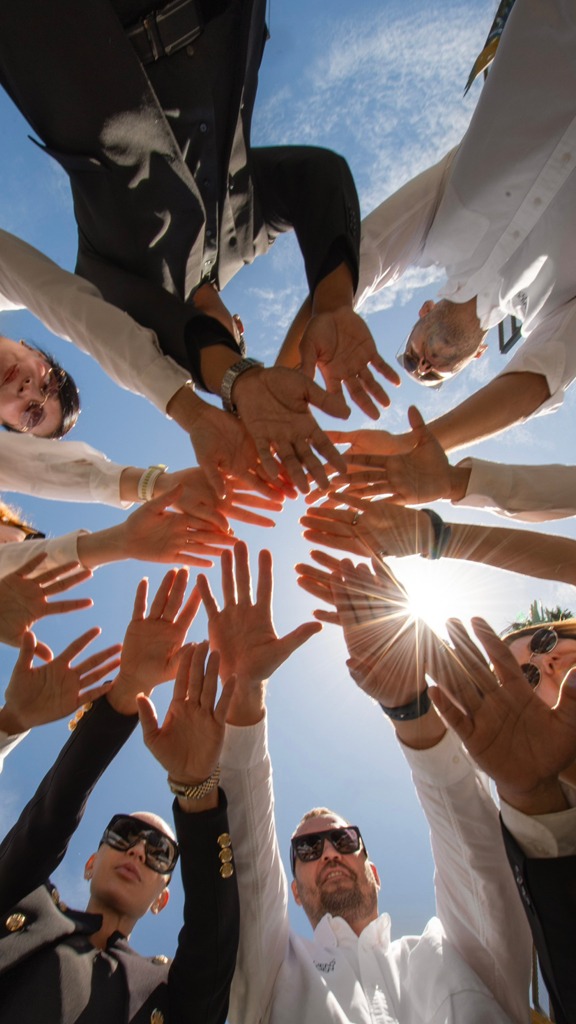 Show your vision. Capture the glow ✨